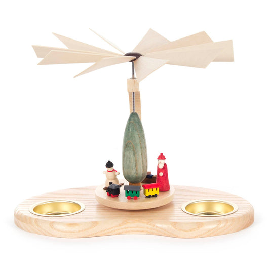 Pyramide mit Weihnachtsmann und Eisenbahn